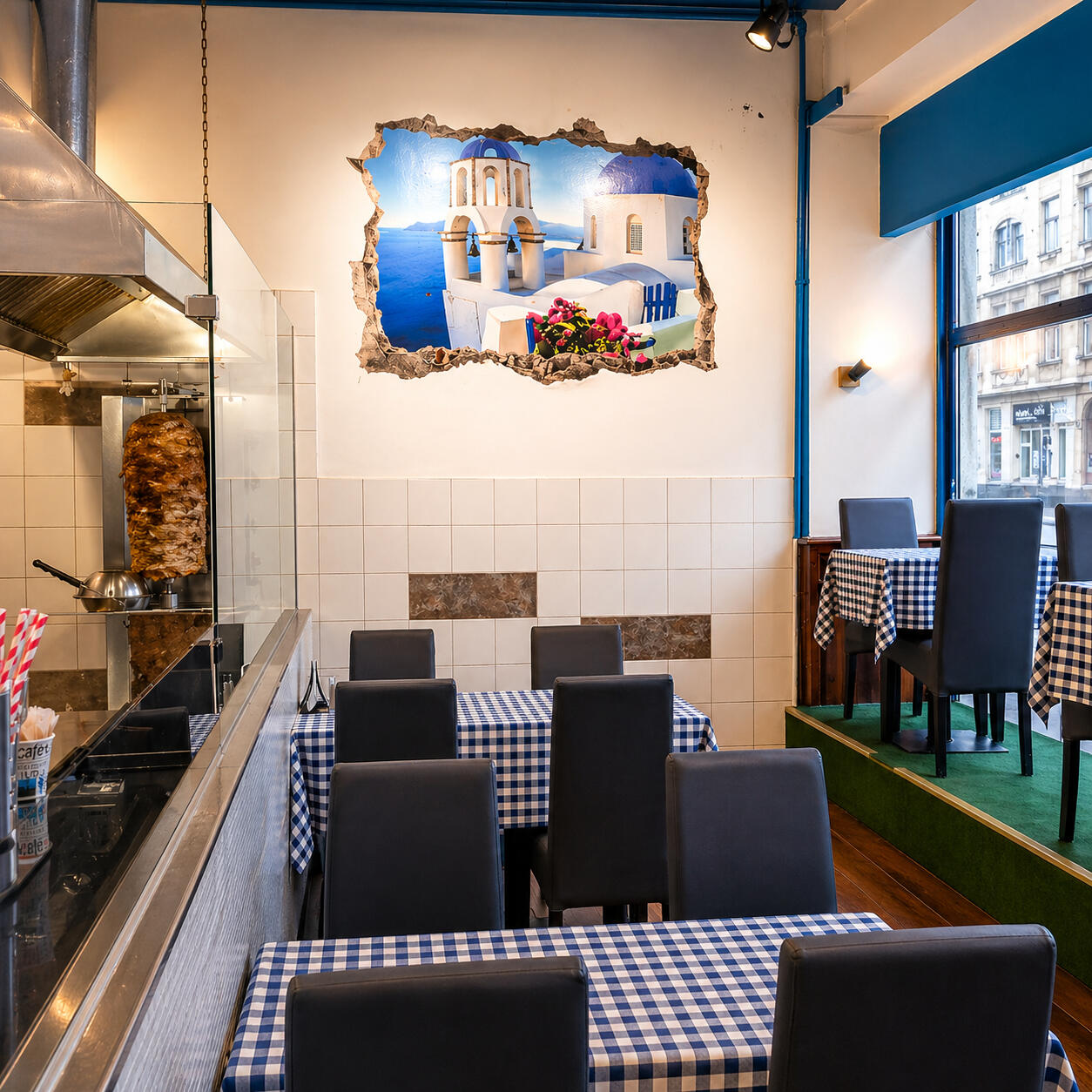 Mediterrán enteriőr a Heureka Original Greek Food budapesti éttermében