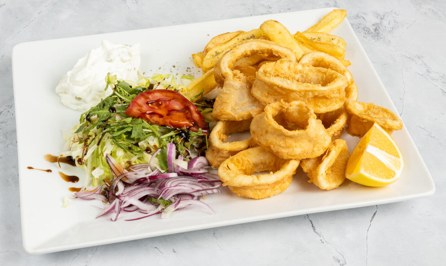Tintahal karikák görög körettel a Heureka Original Greek Food étteremben