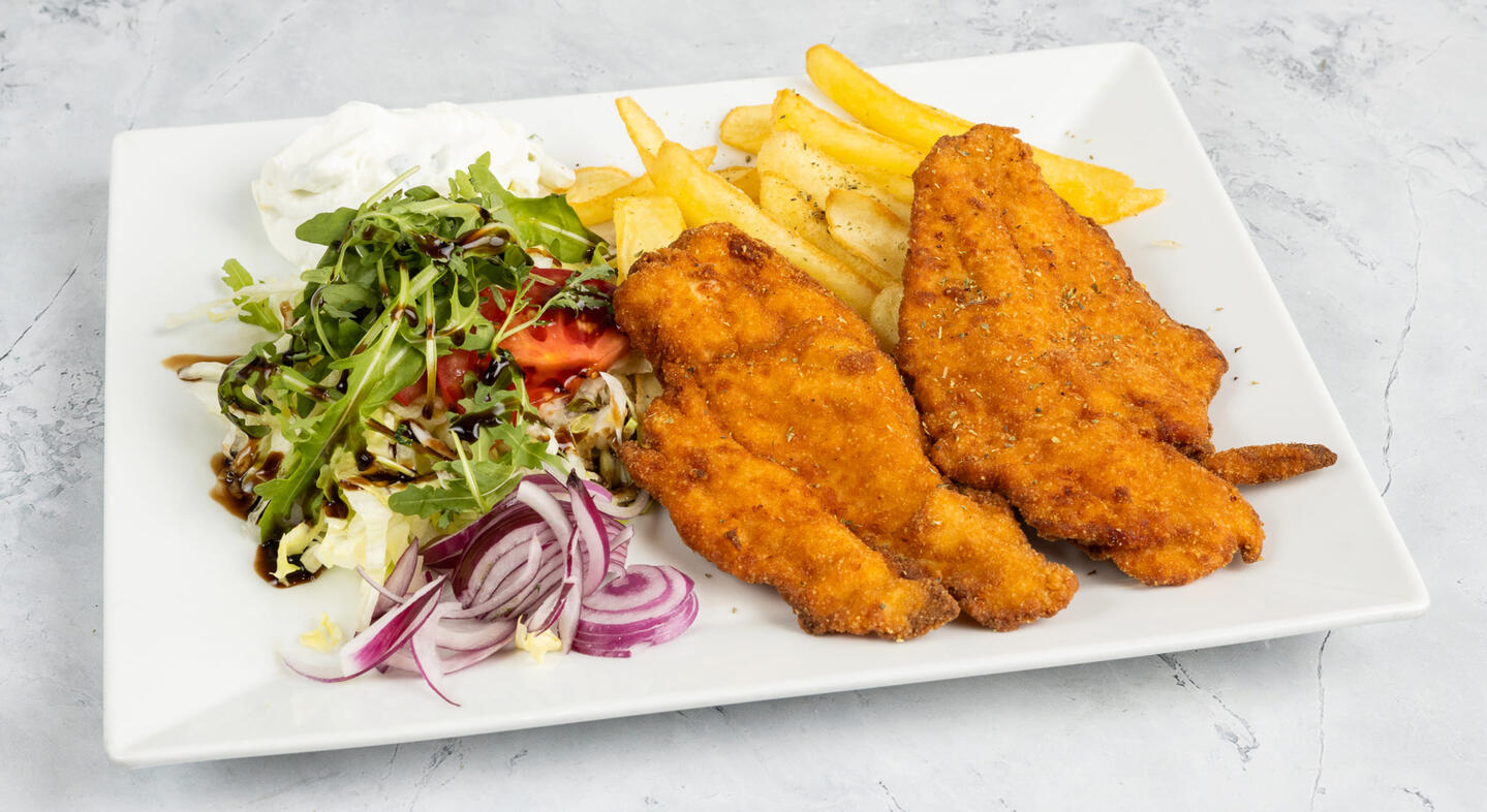 Rántott hús tál görög körettel a Heureka Original Greek Food kínálatában